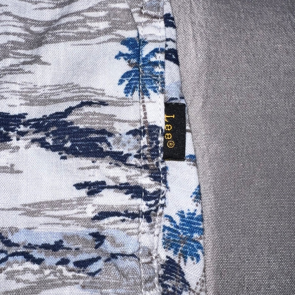 Lee Mens Classic Fit Viscose Blend Palm Tree Button Down Shirt White Blue Large - Picture 4 of 9